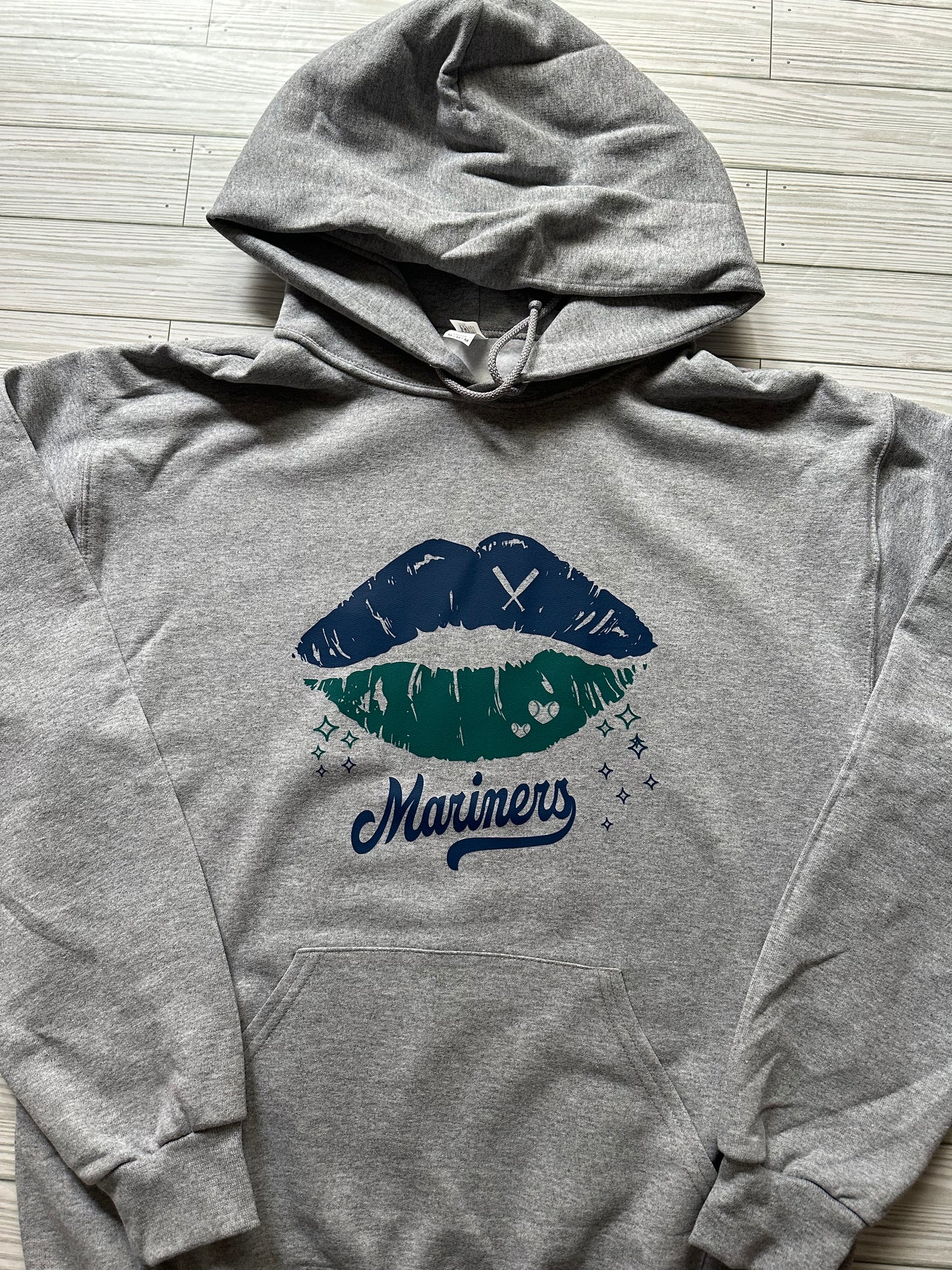 Mariners Kiss