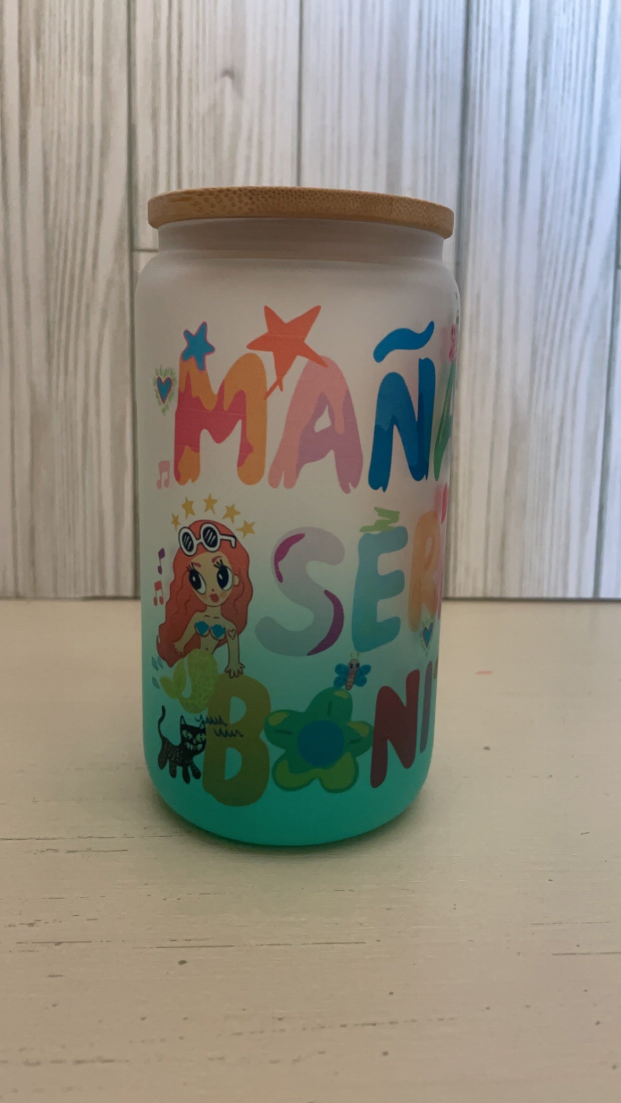 Mañana será bonito glass