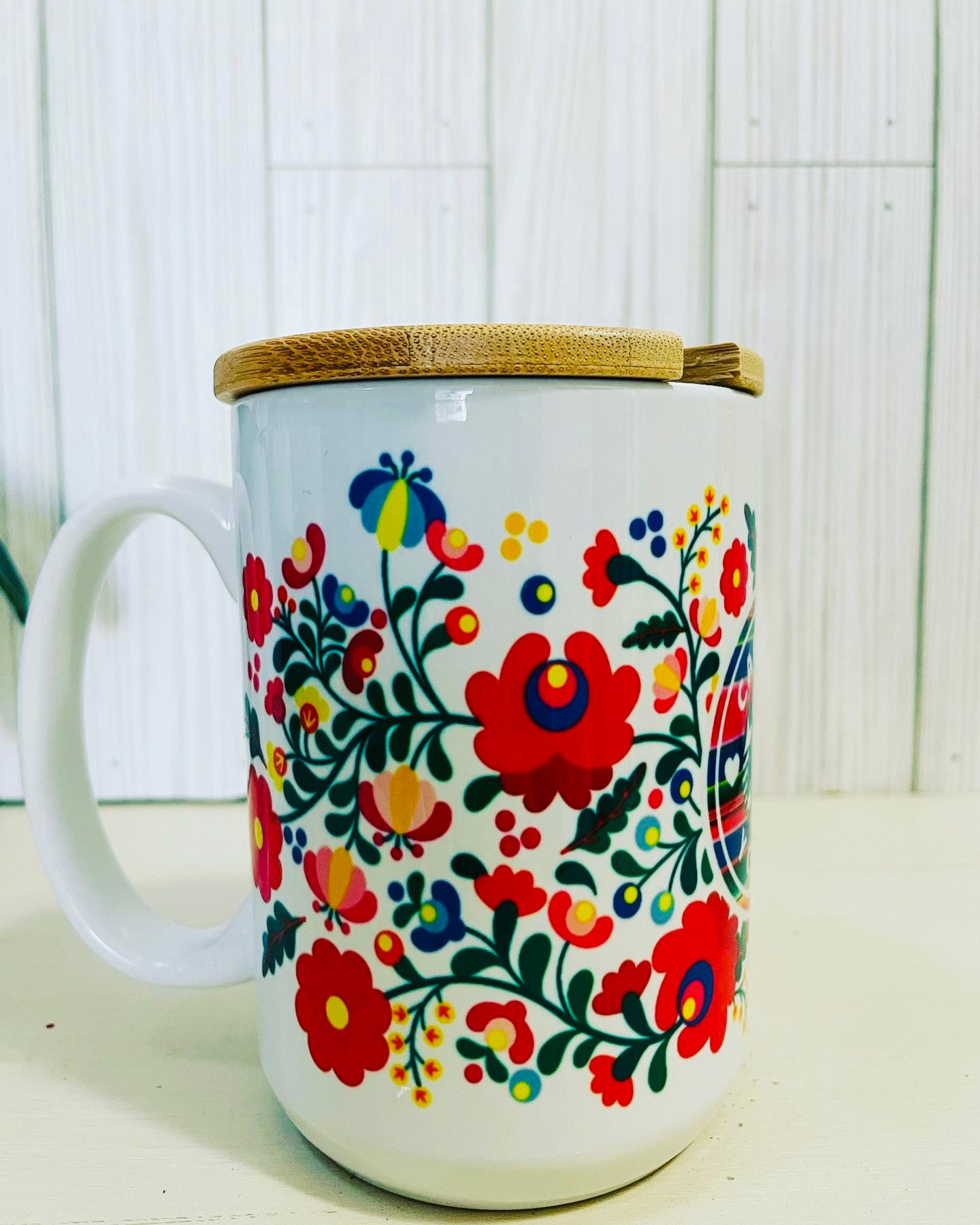 Floral Cafecito y Chisme Coffee Cup